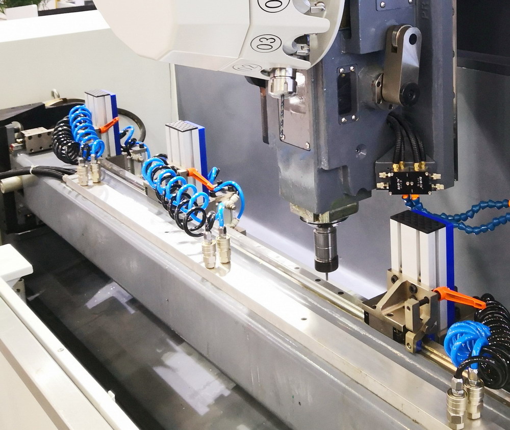 VG 3 Axis Turret Metal VMC CNC Profile Machining Milling Center